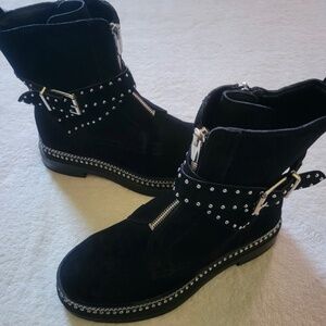Vince Camuto black Suede boots
